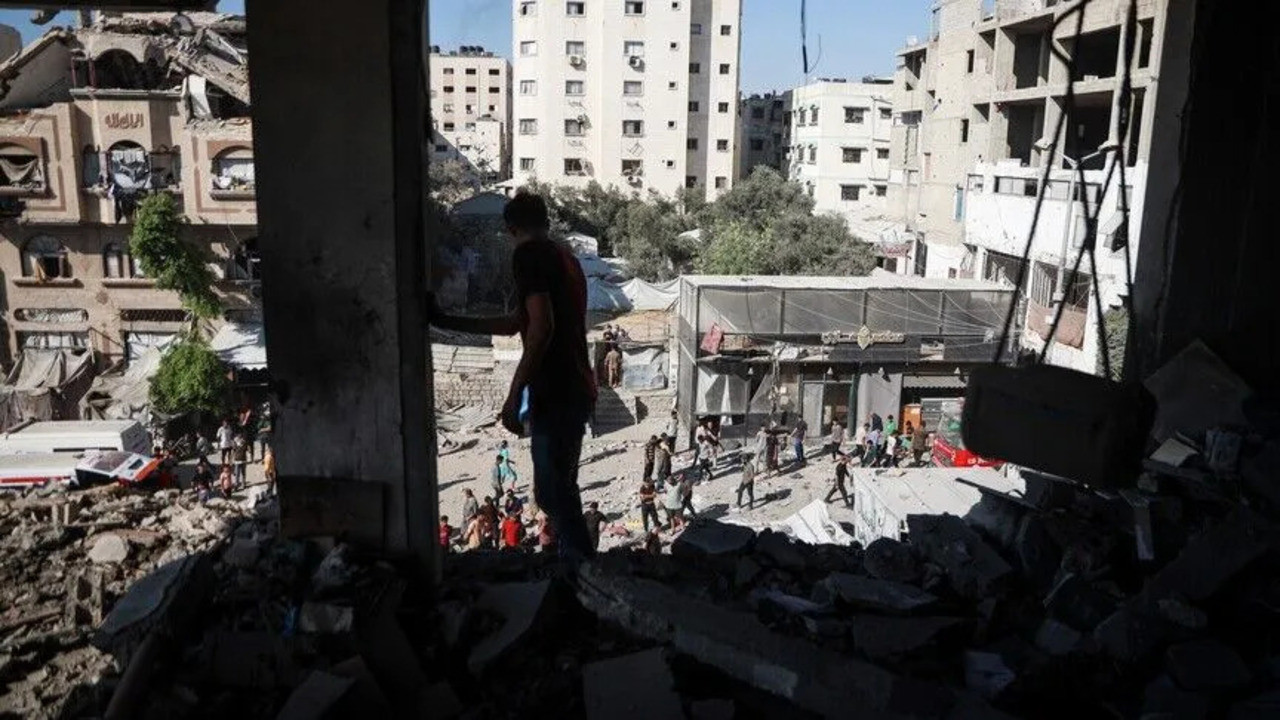 Israilden gazzeye saldiri filistinli anne ve 4 cocugu hayatini kaybetti Iv2Od25z
